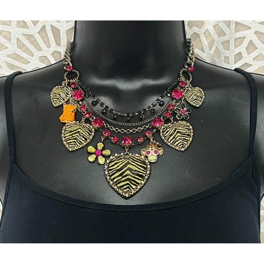 Betsey Johnson Safari Animal Charm Statement Necklace Zebra Heart - Picture 11 of 16